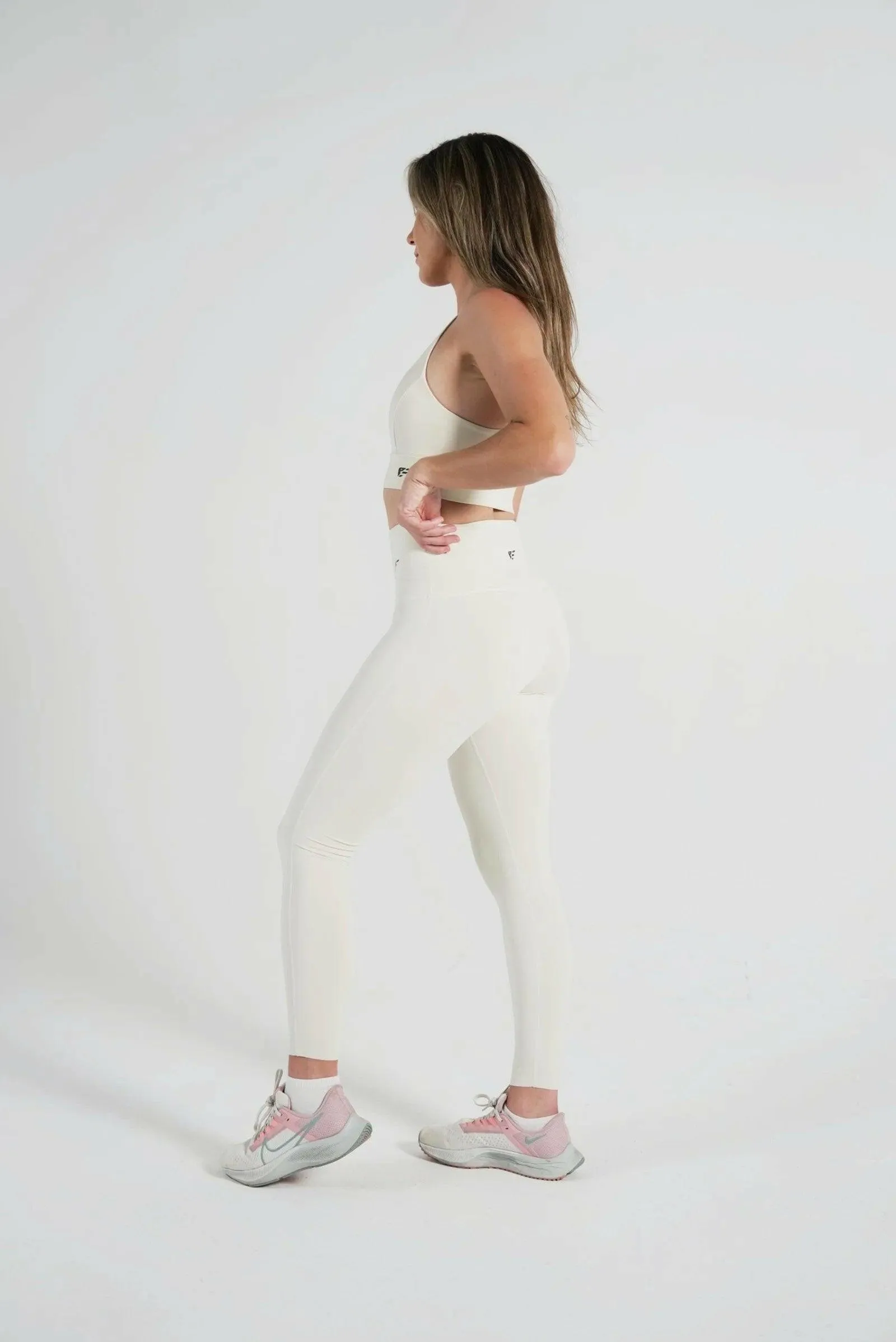 Evolve Sports Bra - Beige