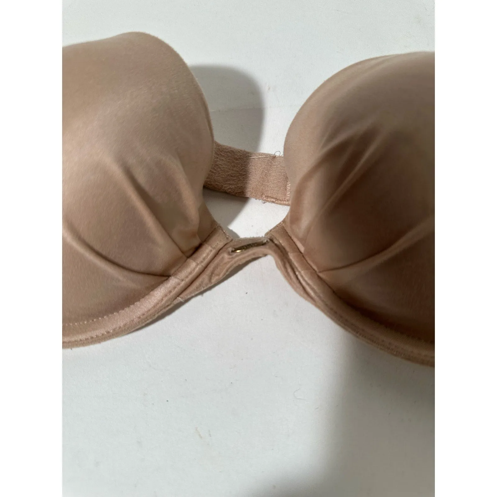Victoria's Secret Plunge Push Up Bra / 32 D